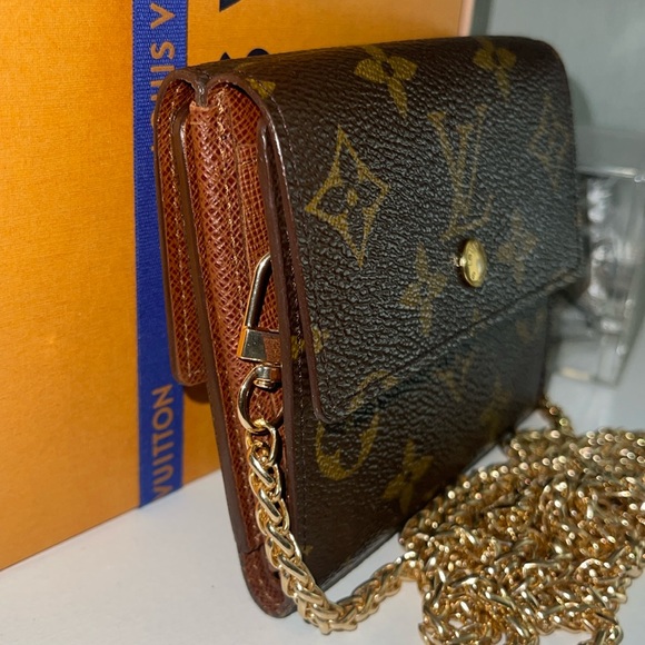 Louis Vuitton monogram Elise bifold crossbody wallet 🔥 - Picture 3 of 13